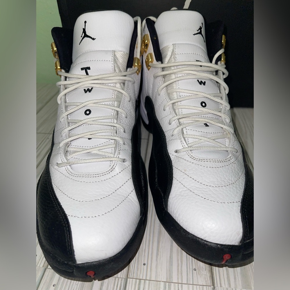 Preowned/lightly Used: Air Jordan 12 TAXI, white blk Varsity Red Retro, Size 10. - Picture 9 of 11